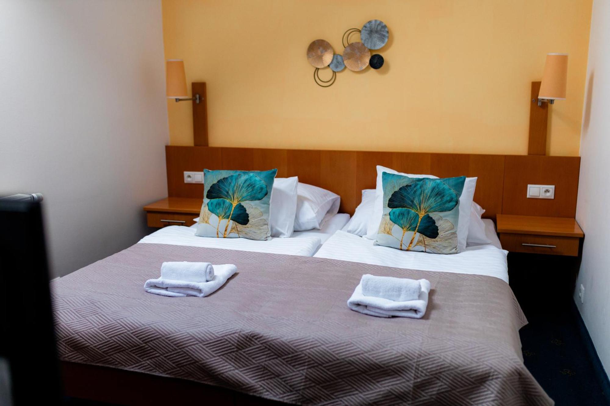Hotel Apollon Litoměřice Zewnętrze zdjęcie